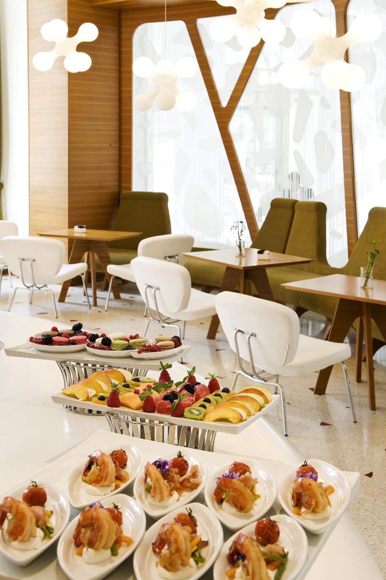 보스콜로 니스 호텔 앤 스파 외부 사진 The lounge at the airport