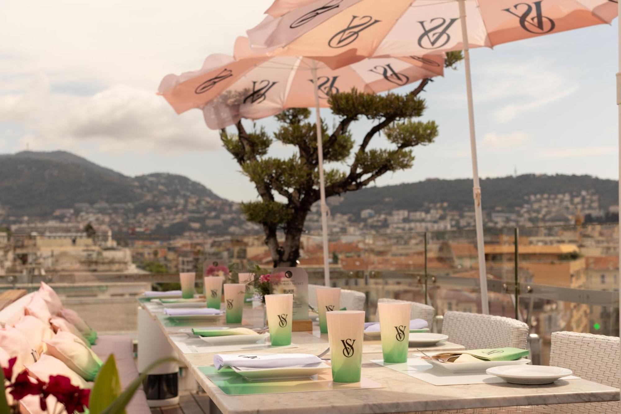 보스콜로 니스 호텔 앤 스파 외부 사진 Restaurant terrace