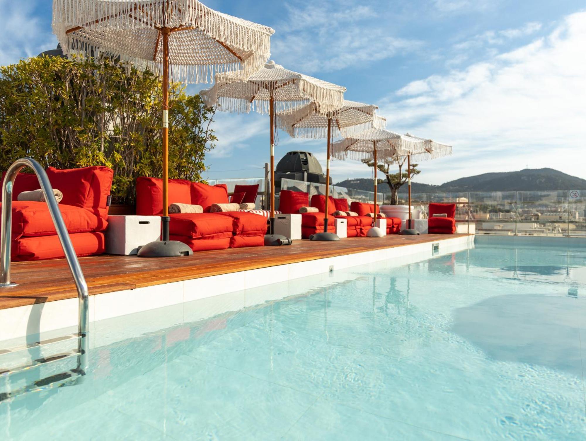 보스콜로 니스 호텔 앤 스파 외부 사진 The rooftop pool at the Hotel W